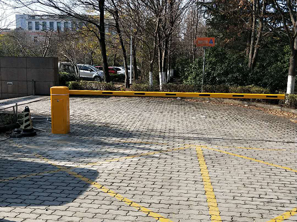 藍(lán)牙系統(tǒng)開門道閘