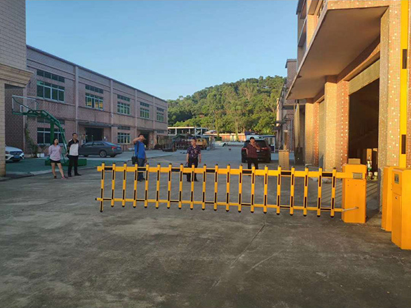 藍(lán)牙系統(tǒng)開門道閘