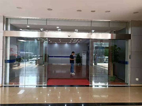 電動(dòng)玻璃感應(yīng)門